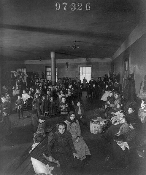 ellis island immigrants